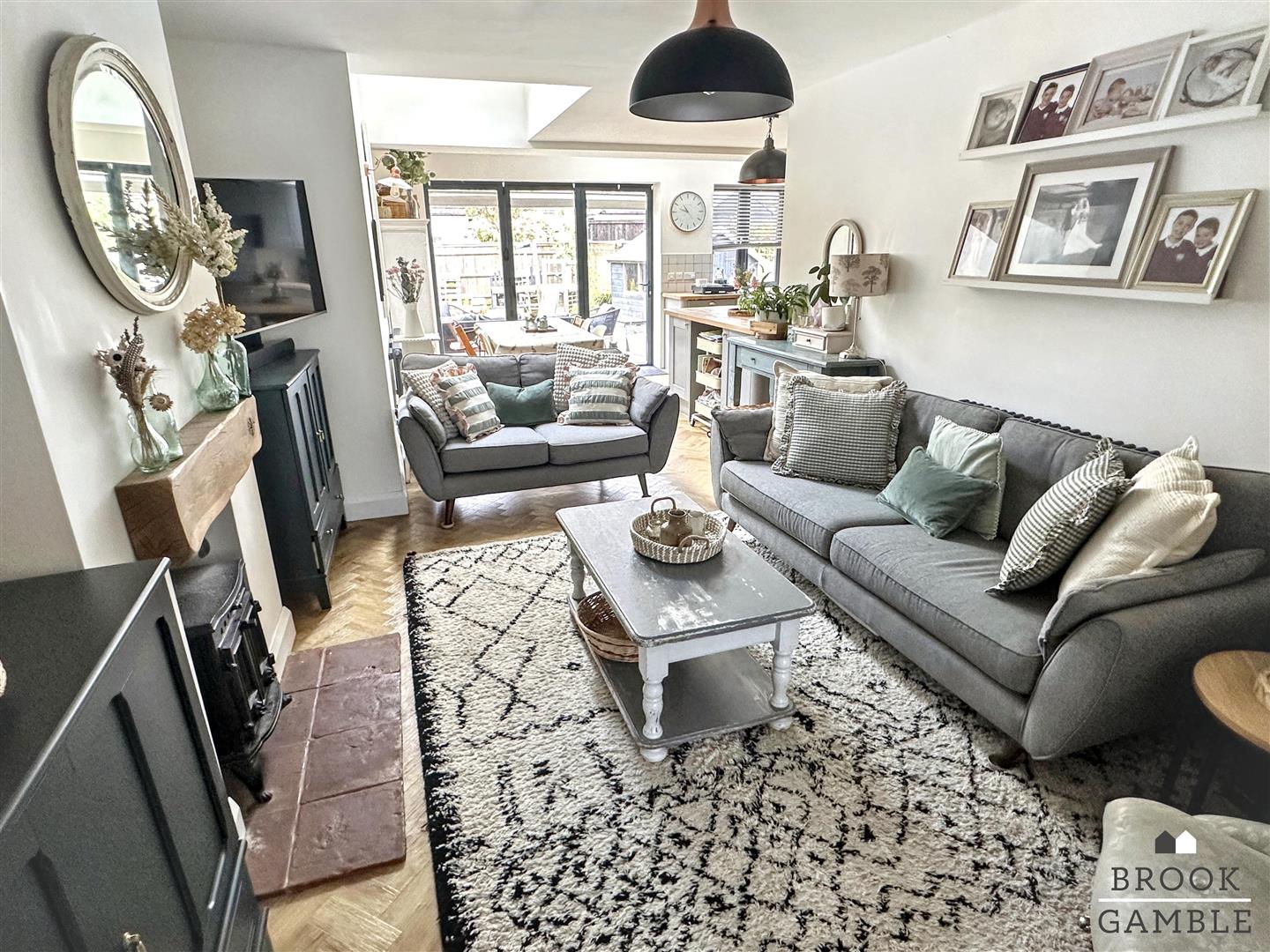 3 Bedroom House. Lawns Avenue in Eastbourne,  25